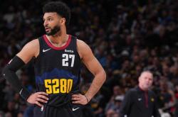 爱游戏下载-篮网B队翻盘掘金，戈贝尔惊艳世界