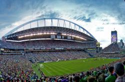 爱游戏APP-快船击溃雄鹿，霍勒迪成为关键先生