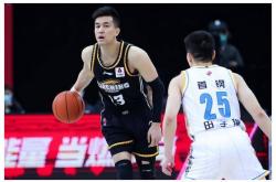 爱游戏官方-黑龙江队豪取四连胜，排名直追前茅