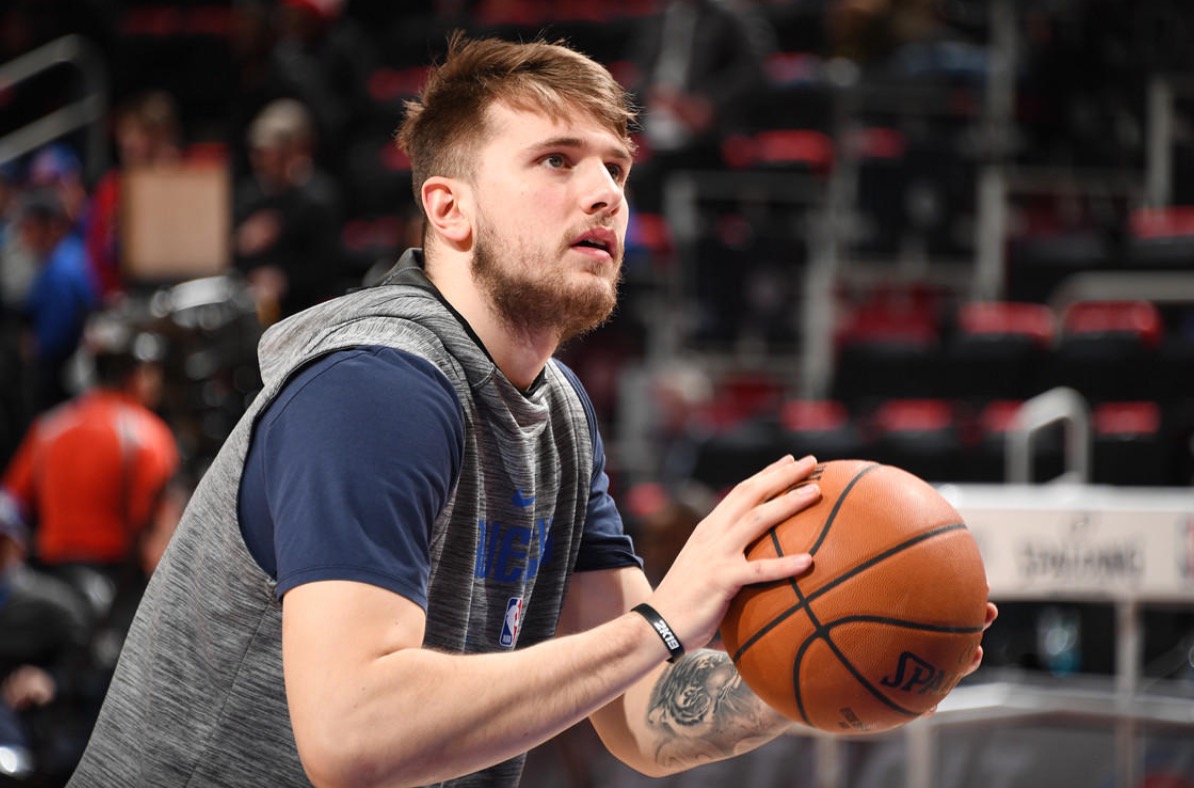 包含尼克斯天王波神持续高光表现,被誉为下一个乔丹的词条 包含尼克斯天王波神持续高光表现,被誉为下一个乔丹的词条