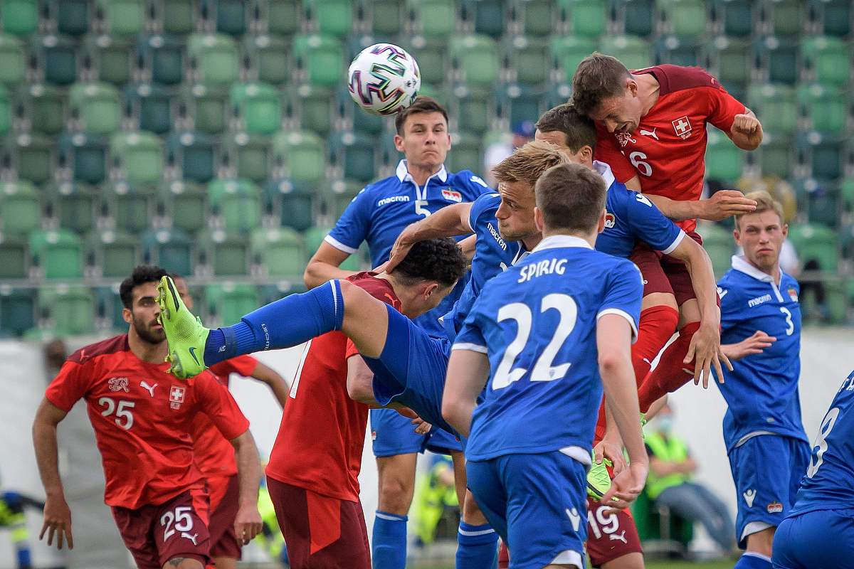 捷克客场击败科索沃，晋级欧洲杯