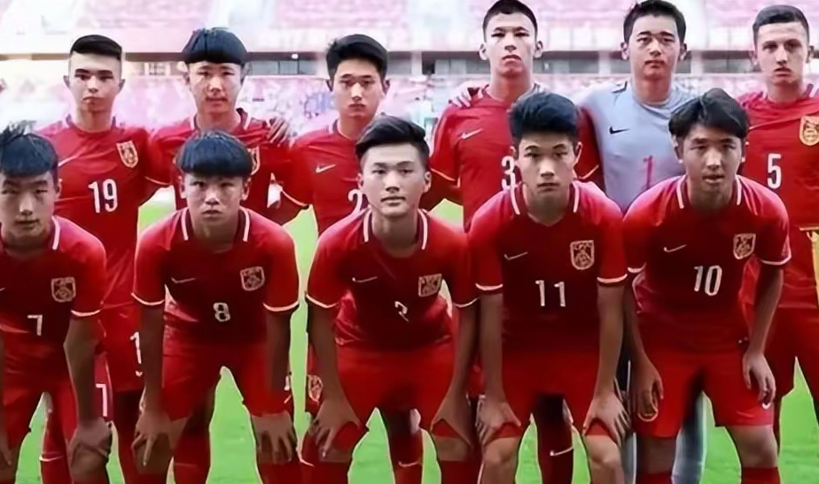 关于紧急换人调整后，球队发挥出色，取得关键胜利的信息