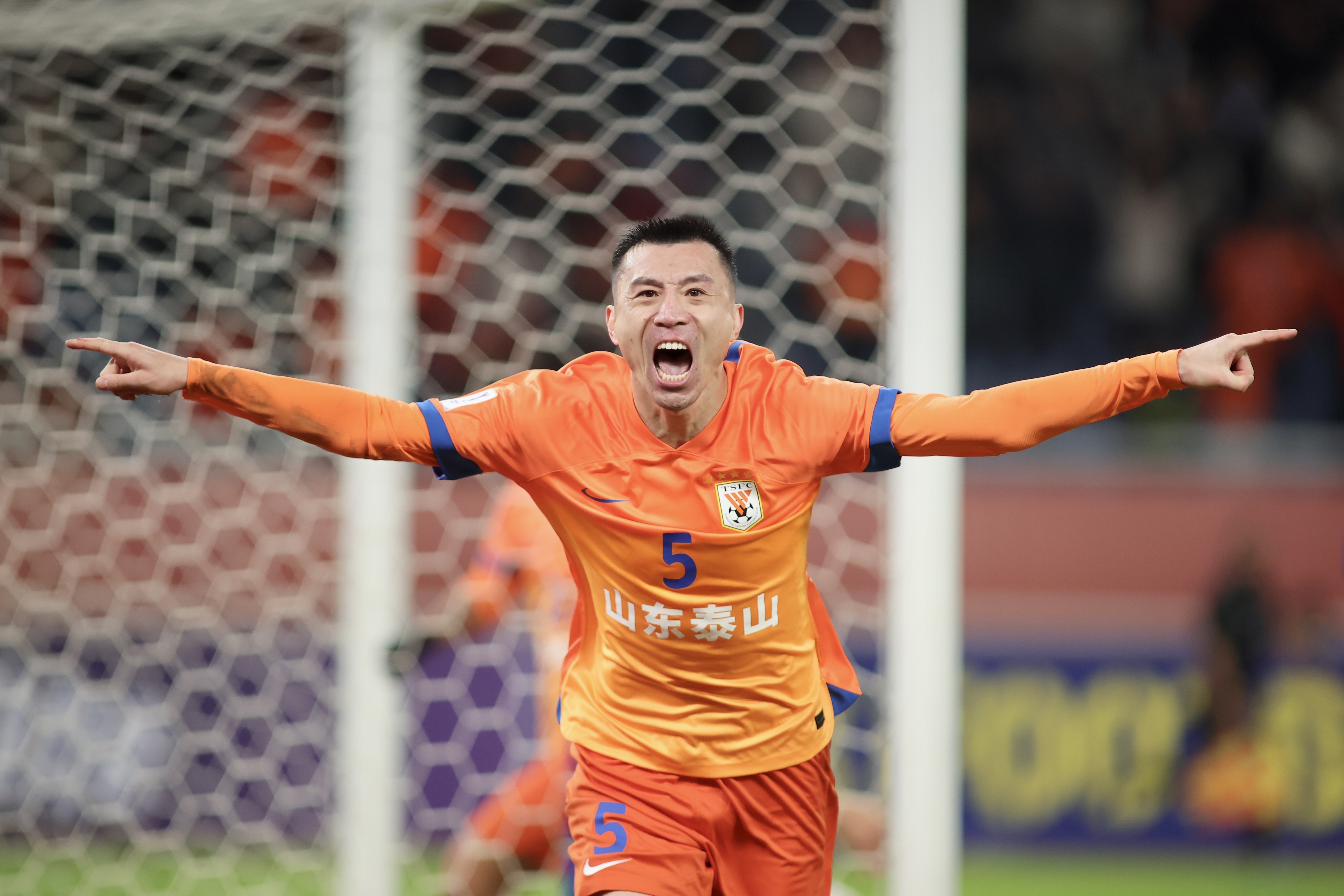 包含中东球队表现出色，一路领先获胜势头的词条