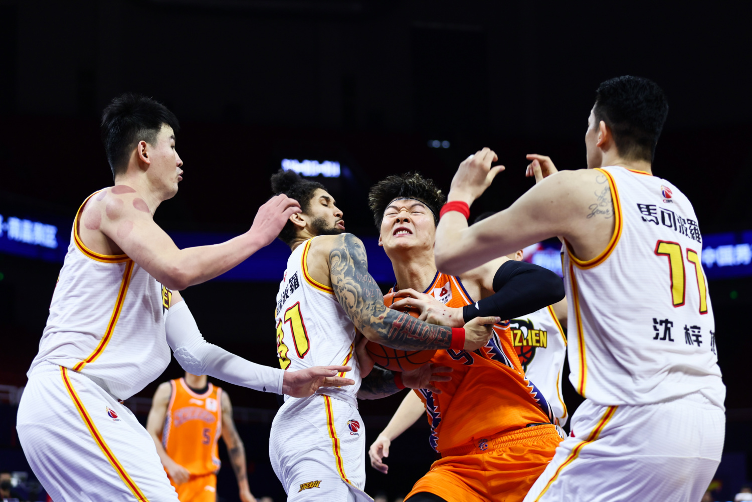 精彩纷呈的对决，球员战术精湛场面壮观的简单介绍