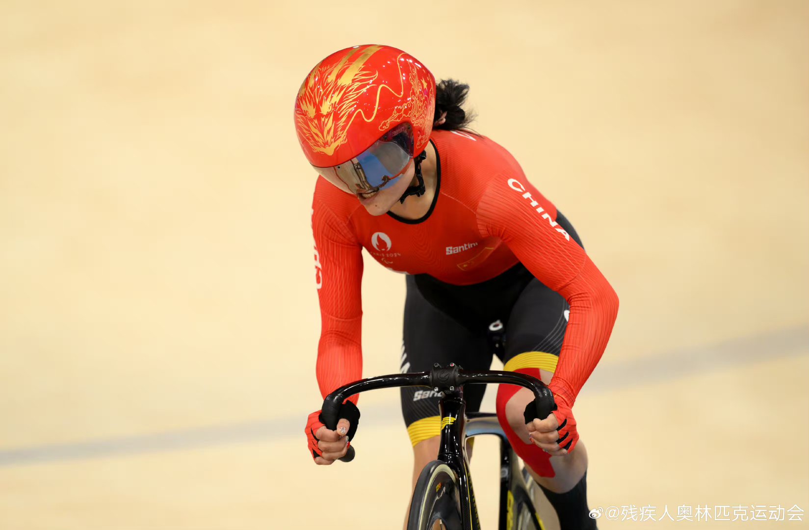 瑞士选手在自行车赛中速度惊人，轻松晋级的简单介绍