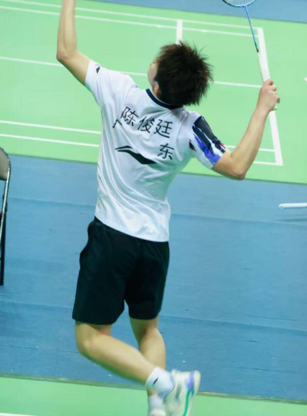 中国羽毛球队完胜印尼羽毛球队,林丹送出助攻 中国羽毛球队完胜印尼羽毛球队,林丹送出助攻