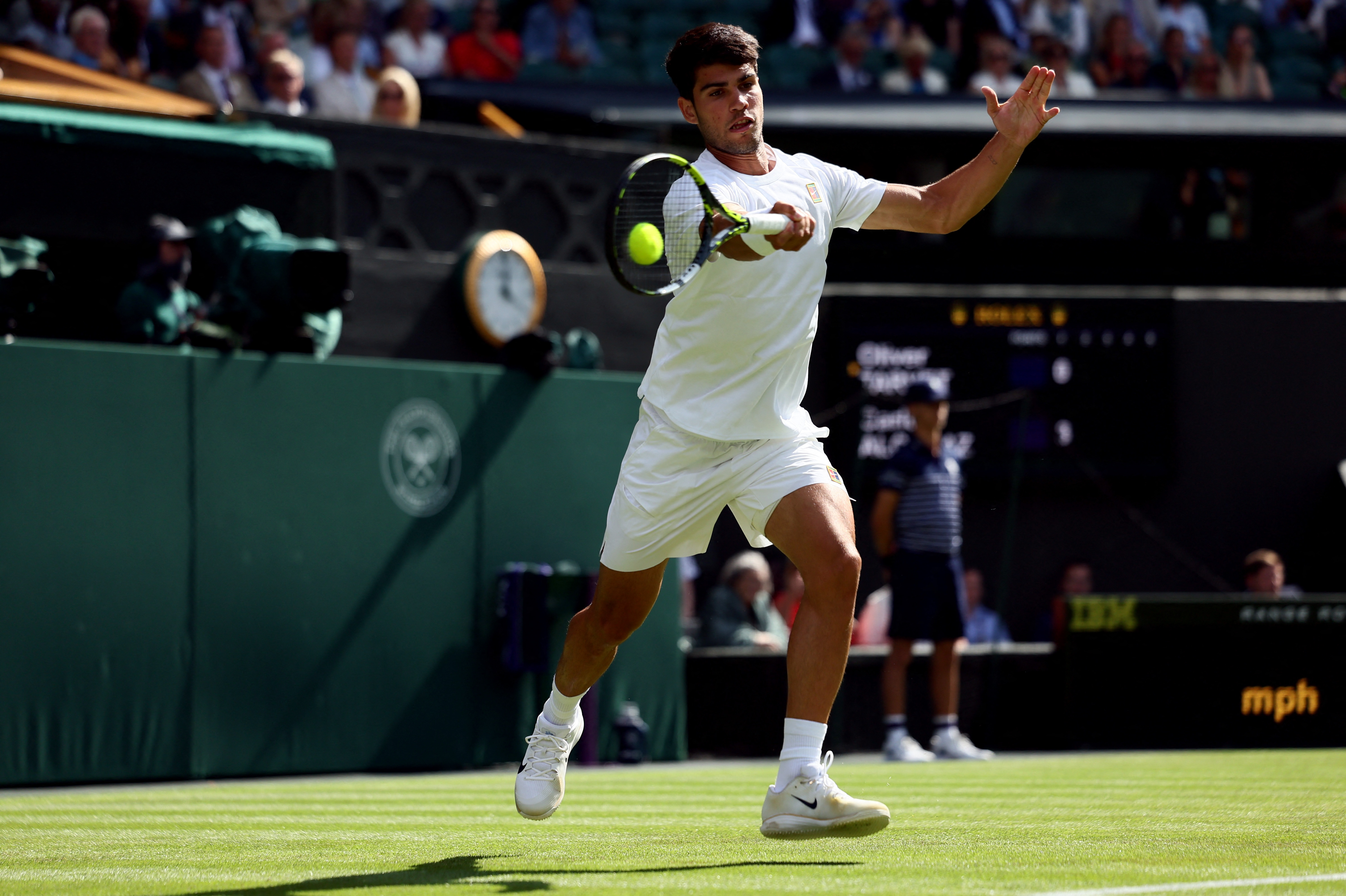 关于欧洲网球队逆转德国网球队，阿尔卡拉斯统治全场的信息