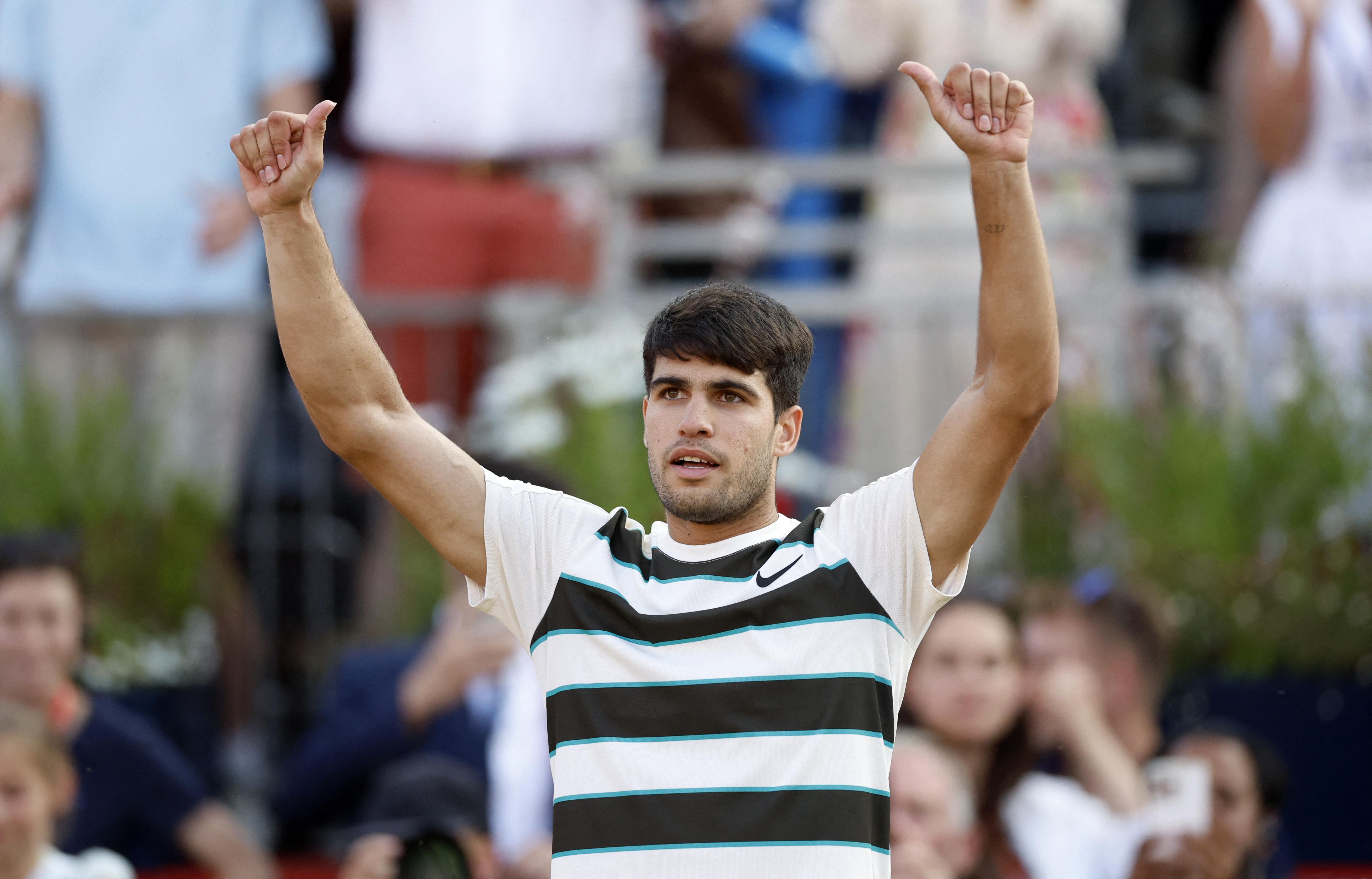 关于欧洲网球队逆转德国网球队，阿尔卡拉斯统治全场的信息