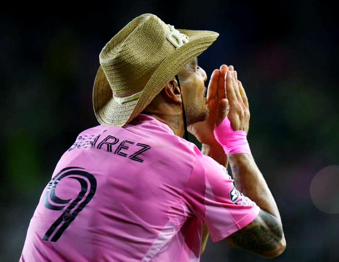 关于哥伦比亚鏖战瓦伦西亚，苏亚雷斯惊艳世界的信息