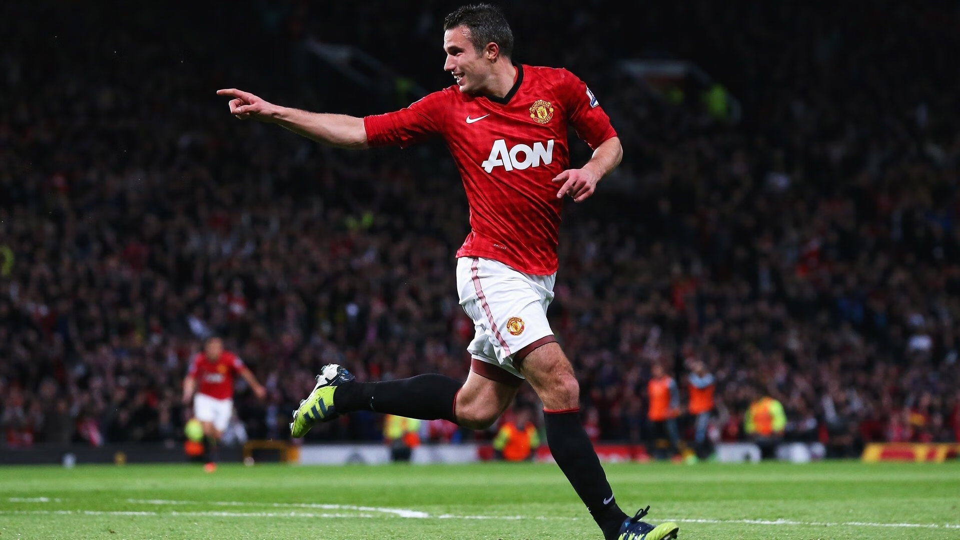 跨界统治力,当公牛的铁蹄踏破北岸花园,伦纳德在F1赛道上演速度艺术