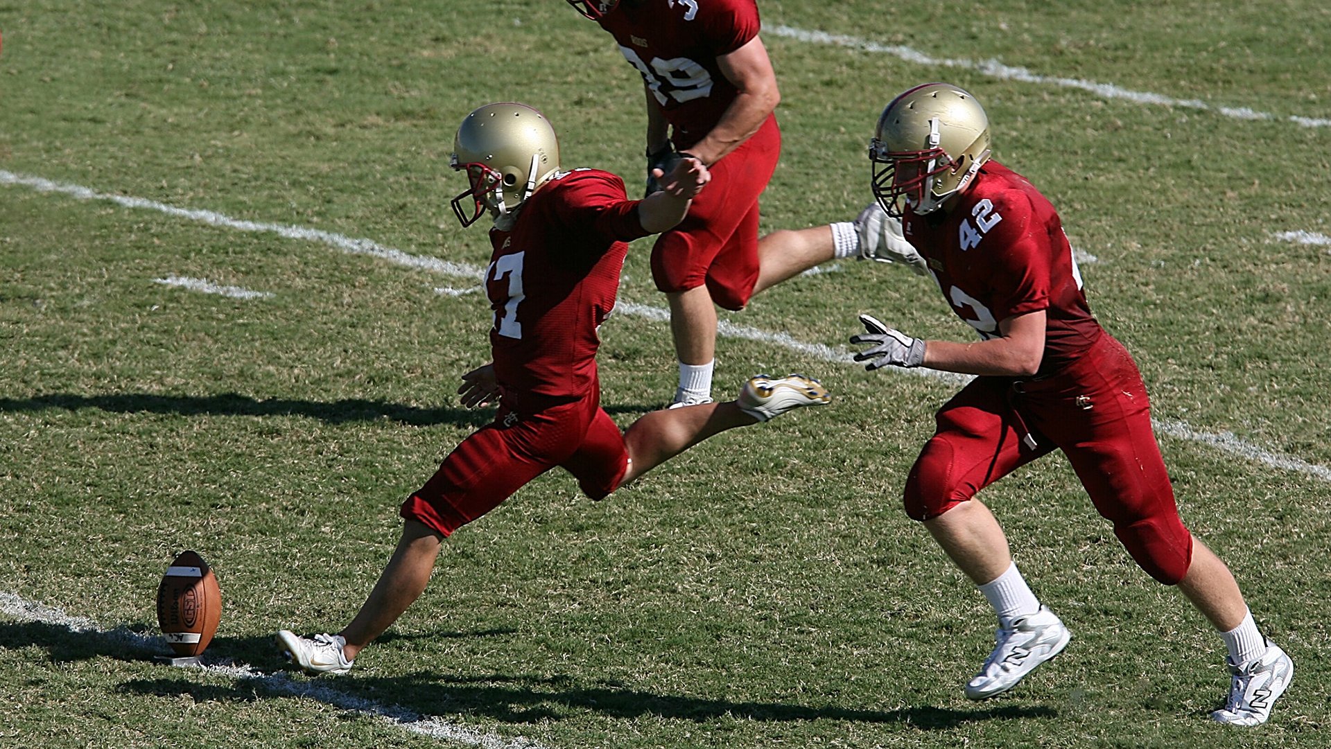 孤勇者的逆袭，维斯塔潘独扛大旗，索伯奇迹逆转红牛二队